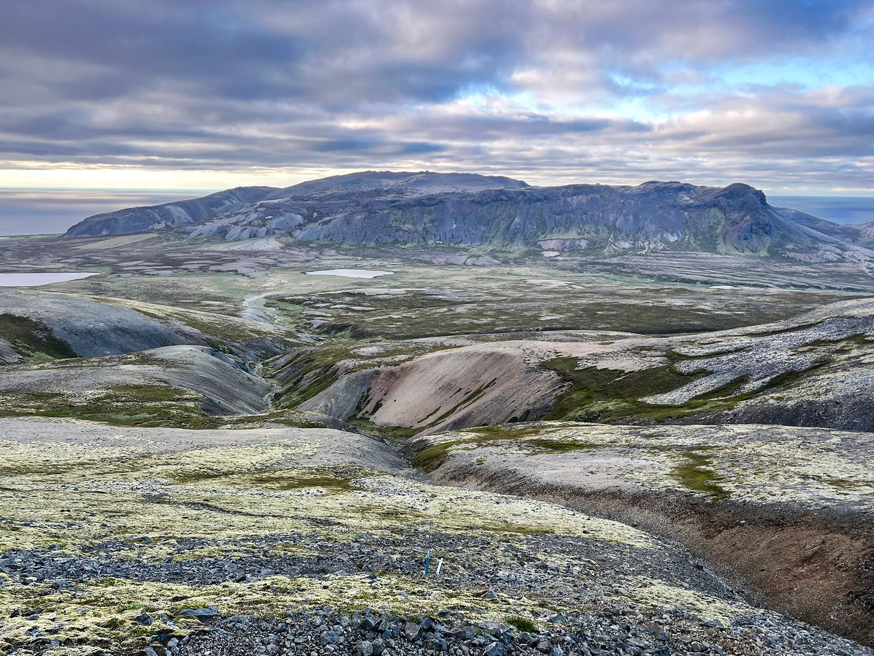 Widok na drugi pagór na cyplu.