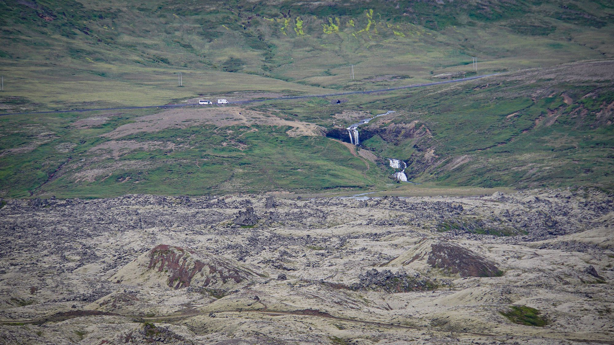 Wodospad przy punkcie widokowym, z którego wyszłam na piknik pod wiszącą skałą.