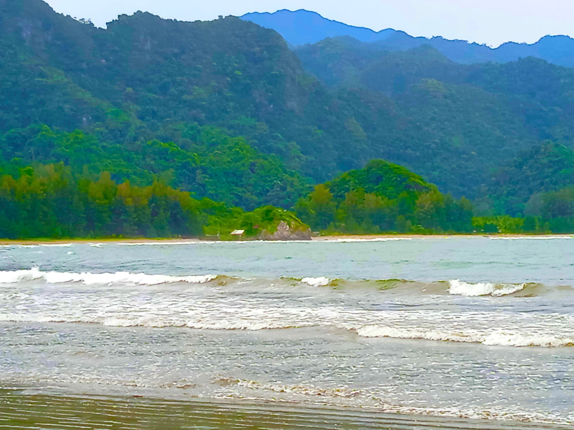 From a distance, I saw this hill, but I did not come close. I only took this picture from afar, but surely I will start to get closer.