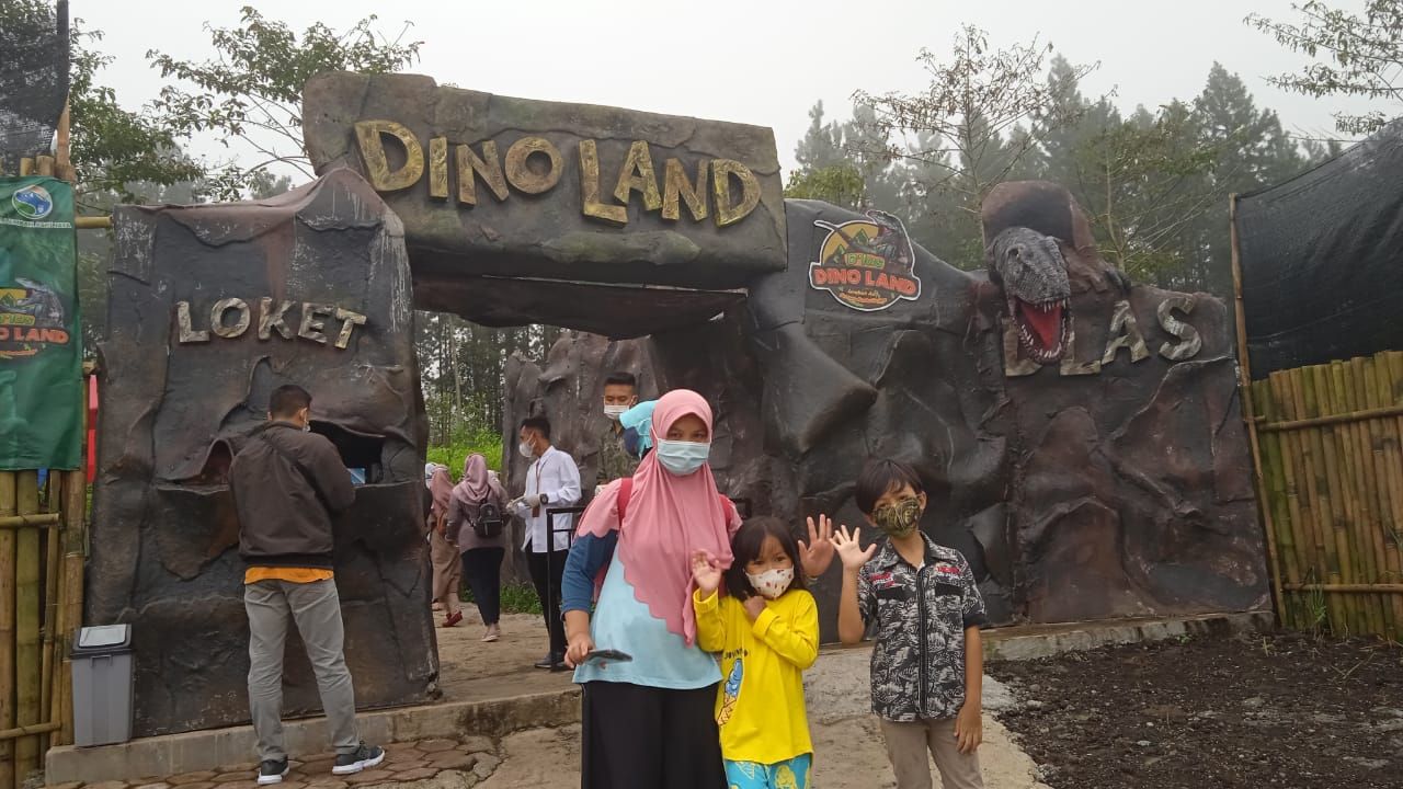 dino4.jpg