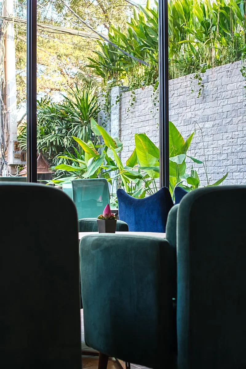 Seat inside or outside? That is now a question.