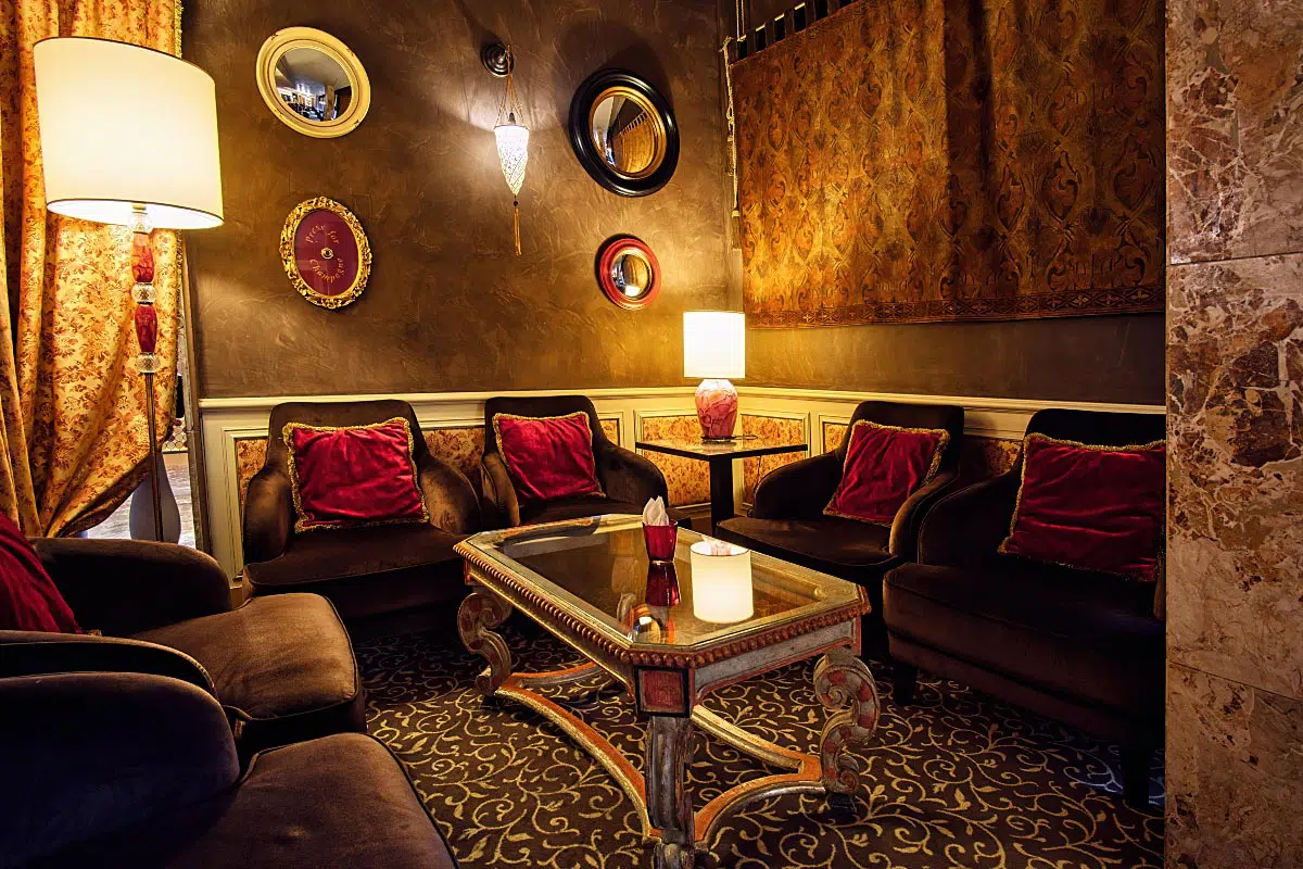 Even if it is a cozy bar, it is hard to stay inside…