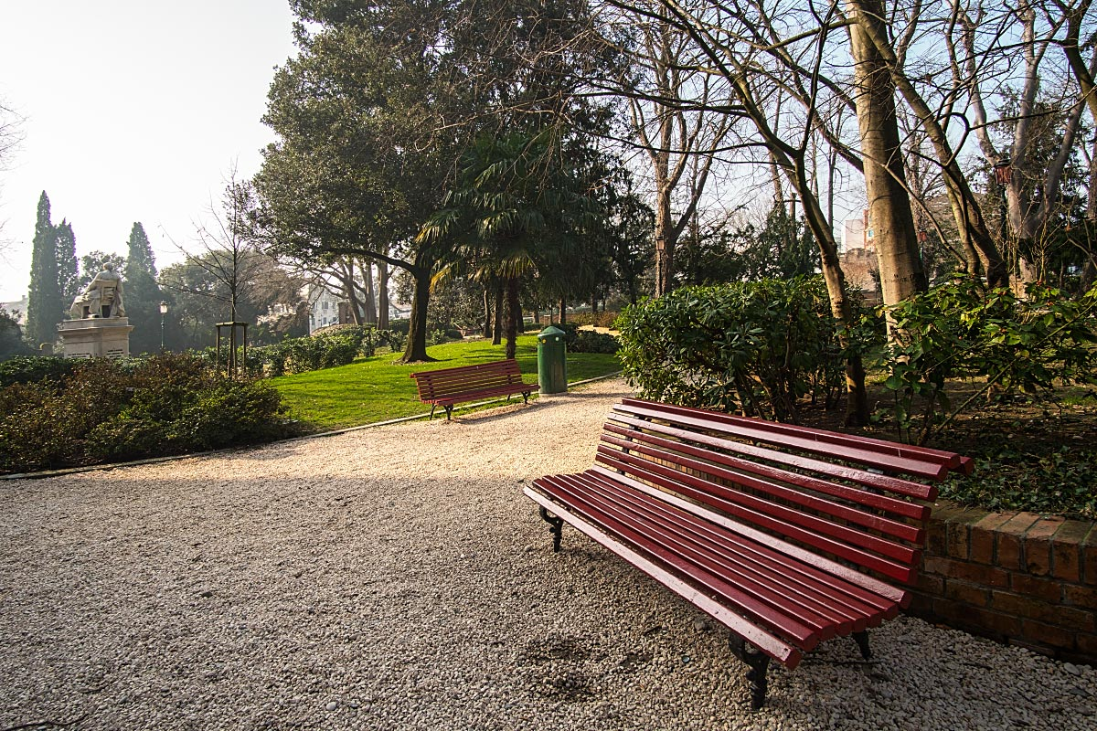 Papadopoli park is lovely. Inside Venice, some would kill for a park, like this 🙂