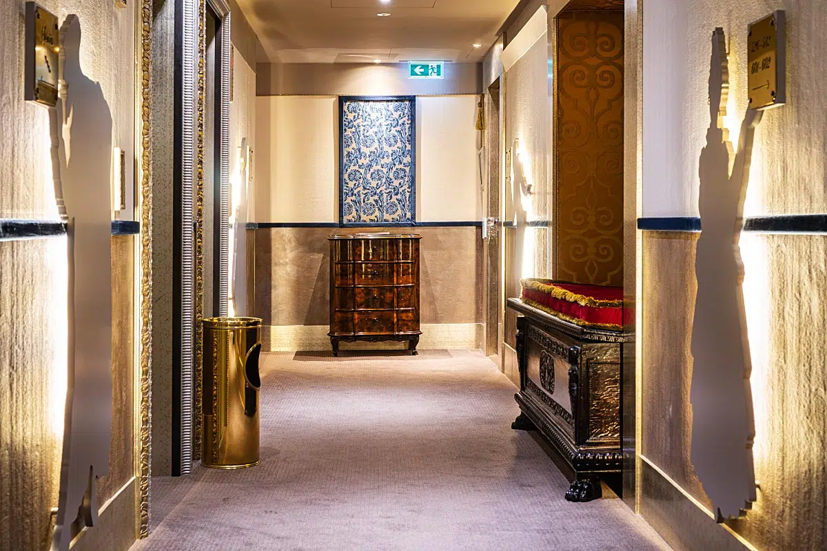 Hallways at Papadopoli has a bit of a heritage feel. Beautiful antiques are displayed everywhere.