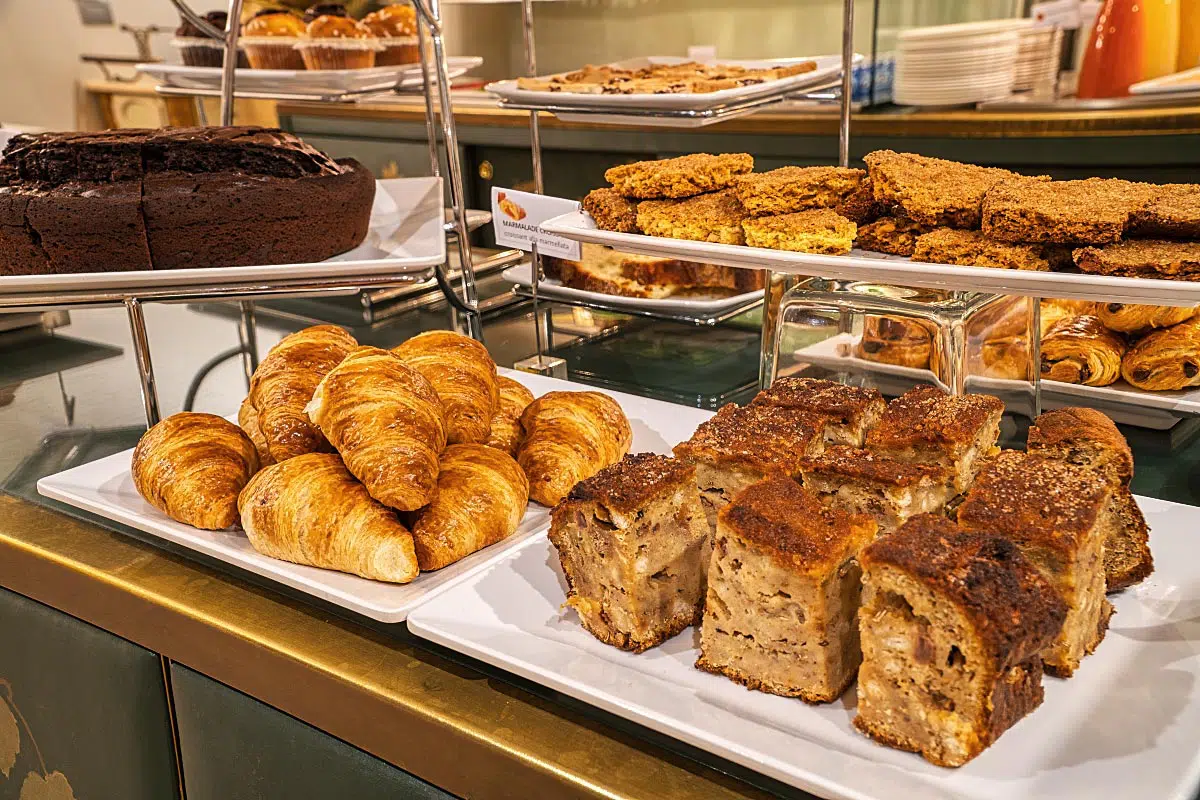 They also serve Venetian Pinza, traditional cornmeal cake. Delicious!