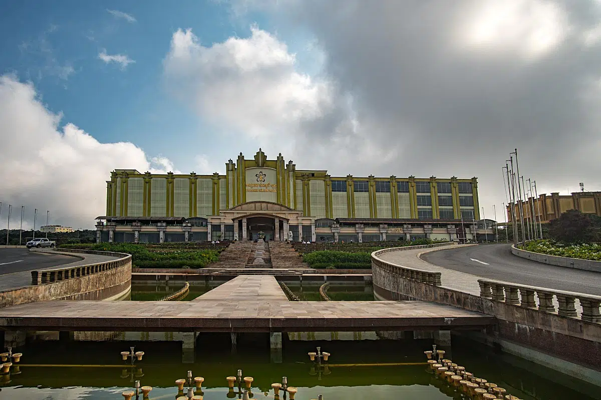 Thansur Sokha Hotel or should I say Secret army base?