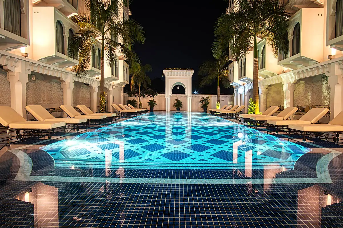 A Saltwater pool soothes skin, doesn’t irritate the respiratory system, and is better for the environment.