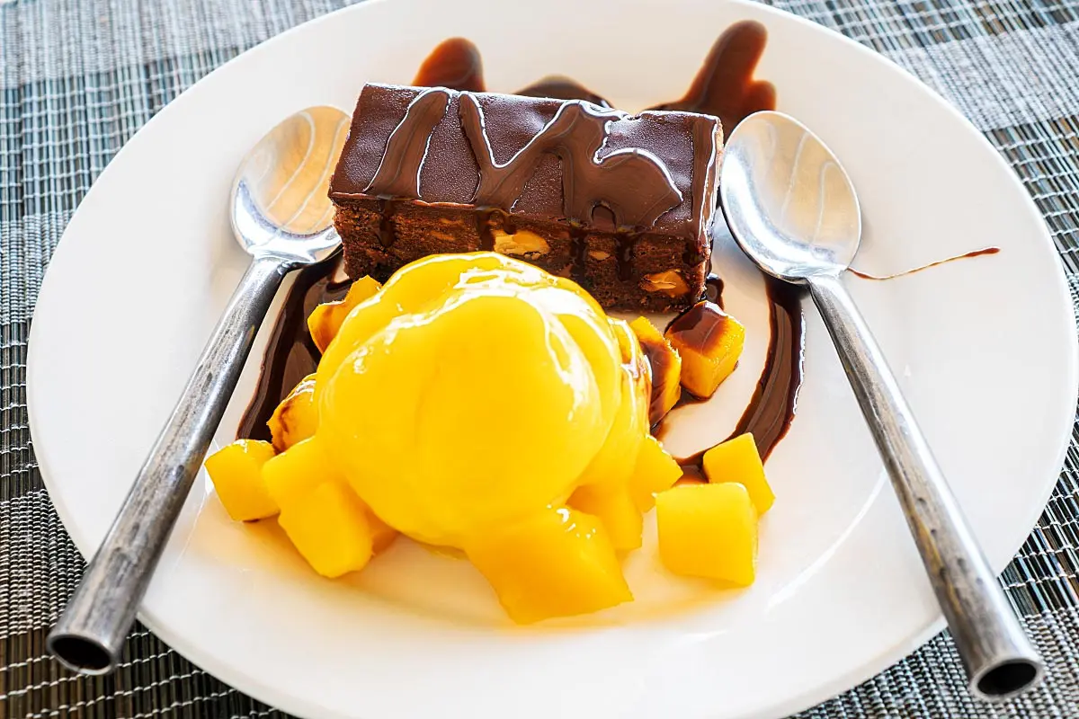 Perfectly ripe mango, artisanal ice cream, and brownie were made for each other. The biggest fiasco is no Kampot pepper on the top. Apparently, they were out of stock. Outrageously