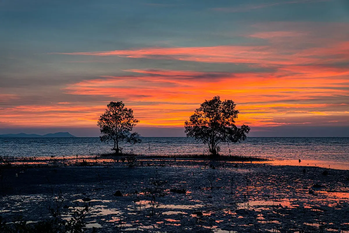 If you ask us, sunsets in Kep province are breathtaking.