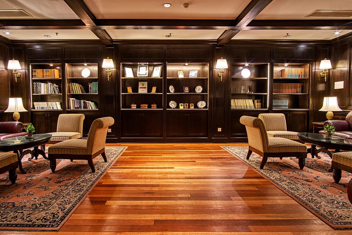Every evening fireplace is lit in the hotel’s library.