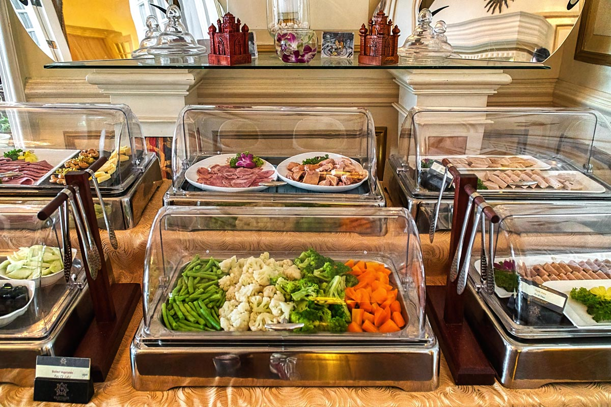 The gourmet experience at Dalat Palace was an empty promise for us.