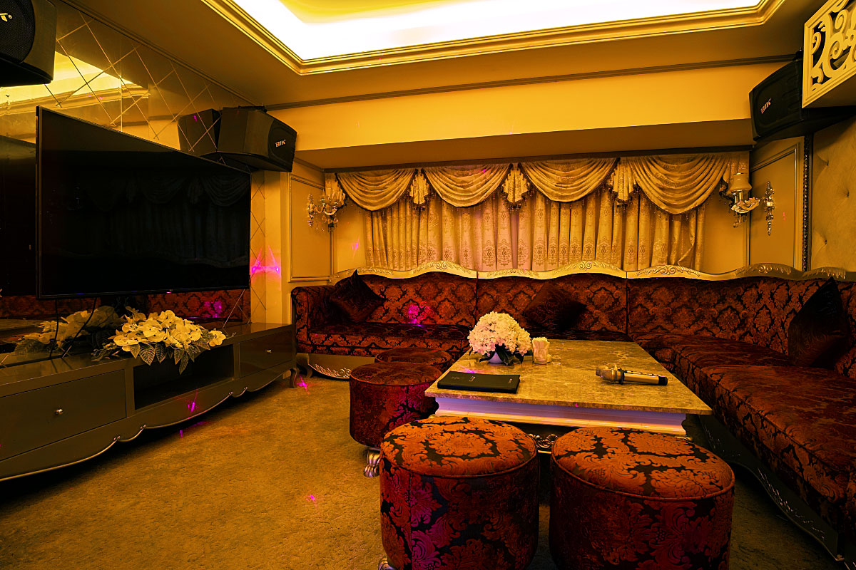 Are karaoke rooms really necessary in a five-star heritage hotel?
