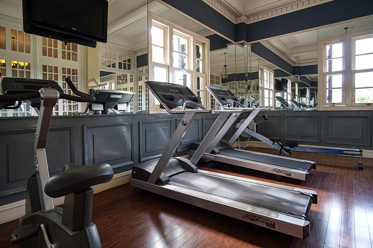 The gym is small but functional. The only thing we were missing was a workout bench.