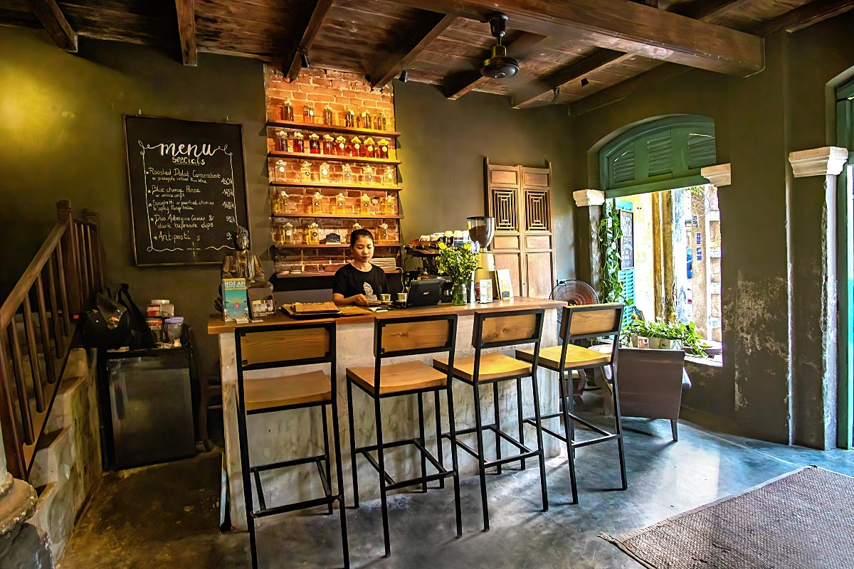 The bar is especially well-stocked with wine but there are many more drinks on the menu.