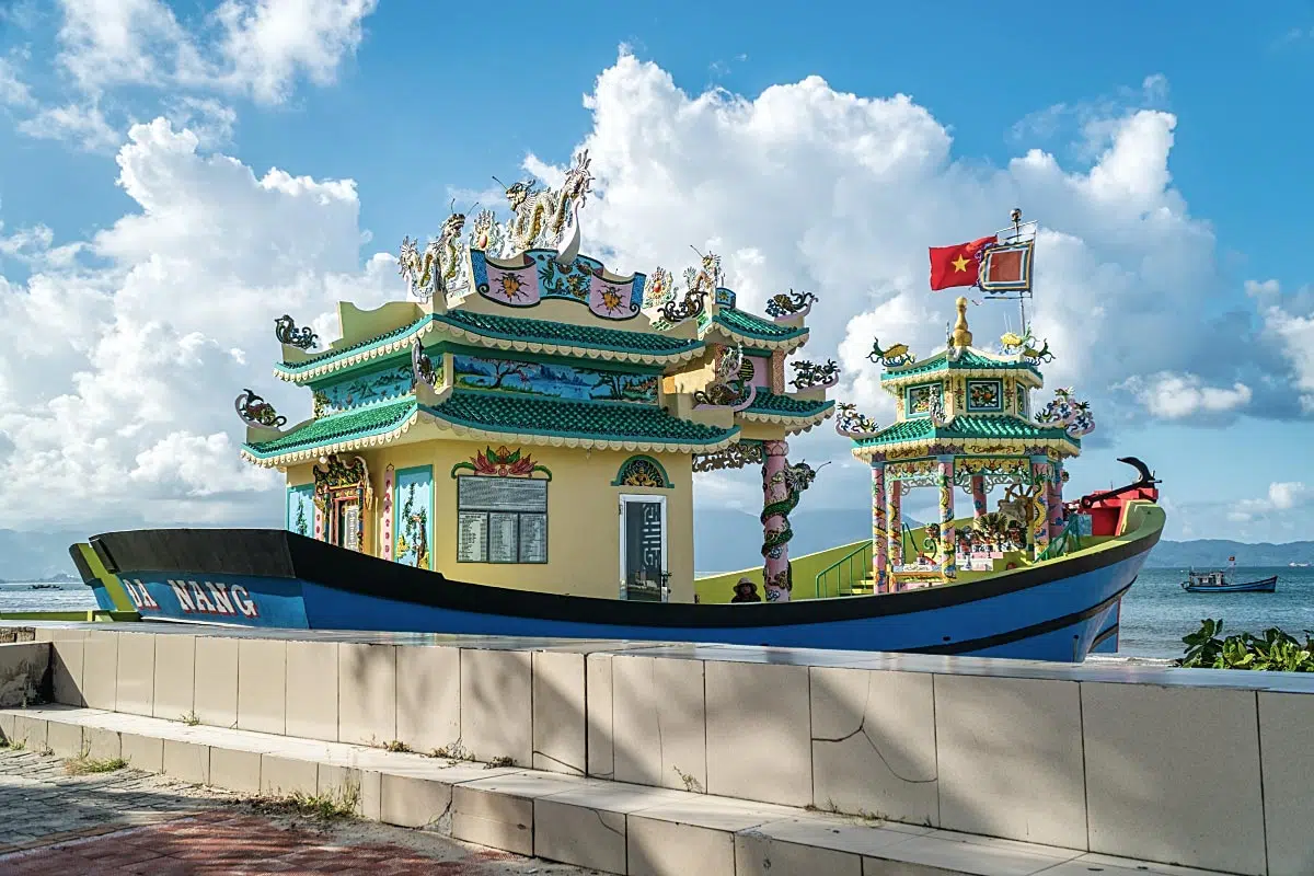 The concrete boat-shaped temple commemorates the fishermen who were taken by the sea. This is a second version since the original one was destroyed by a typhoon in 2006.