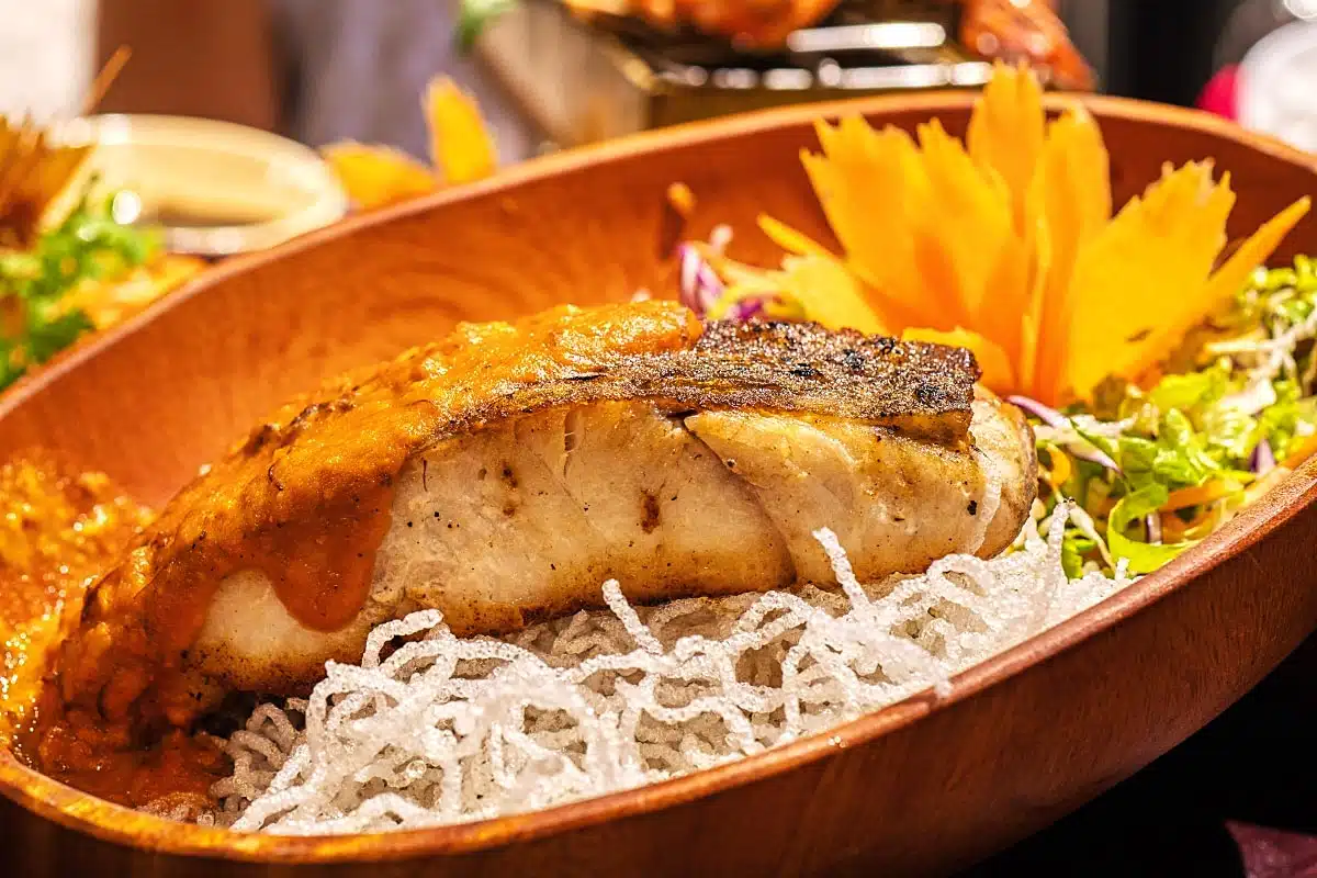 Crispy rice noodles with Panga fillet