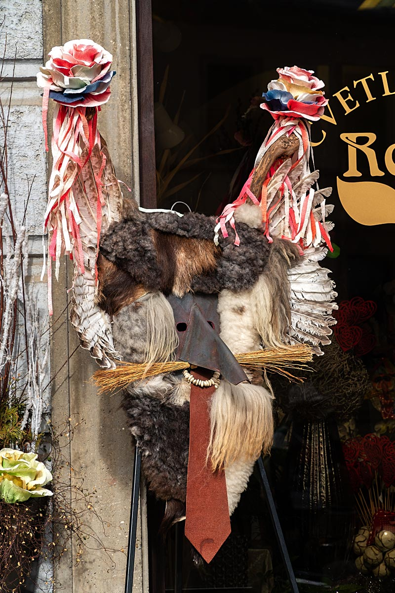 Looks more like a vintage Kurent mask.