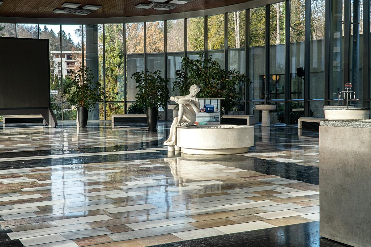 The medical center has a mineral water hall, where you can try out mineral water directly.