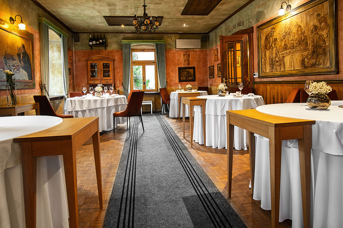 Old charm and cozy feel for your unforgettable dining experience.