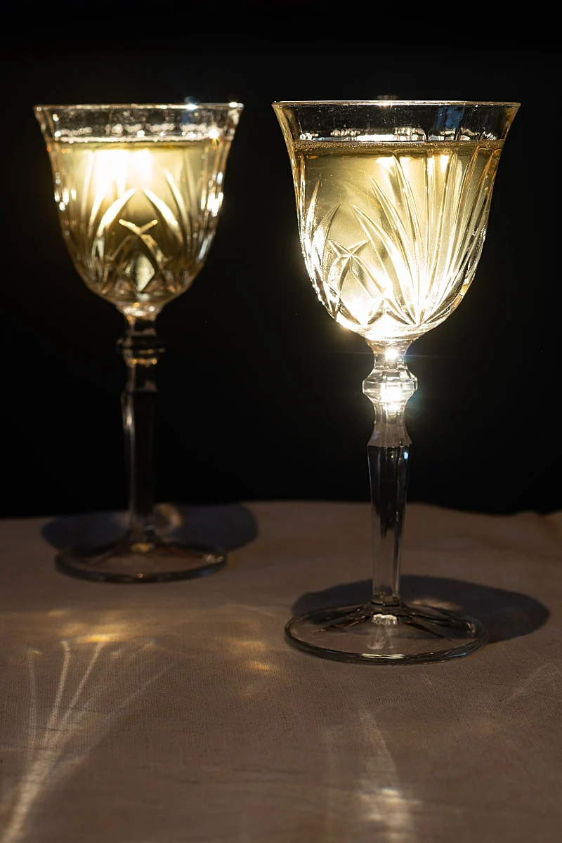 Cocktail break tastes refreshingly bittersweet with bubbles exposing herbal aroma.