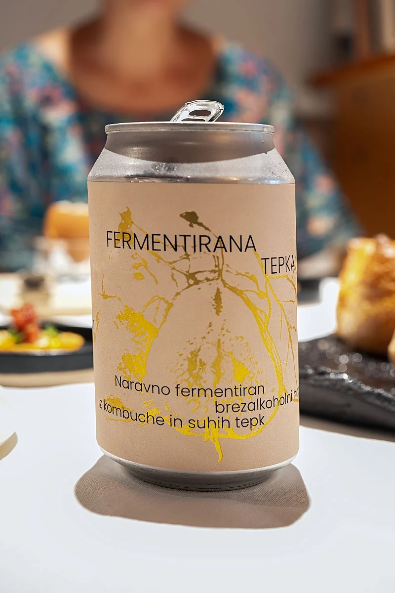 Fermented tepka offered a sweet, pear-led start.
