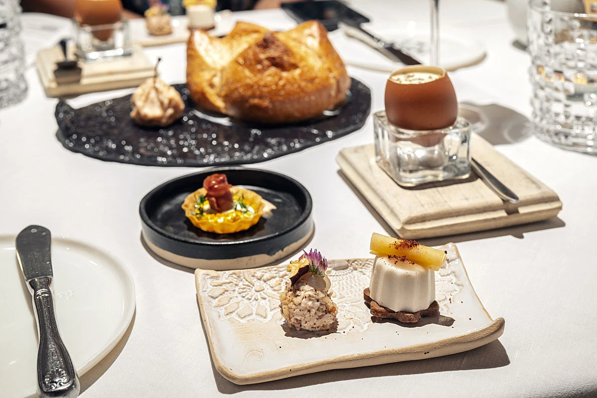 The opening bites introduced the menu’s recurring ingredients and ideas.