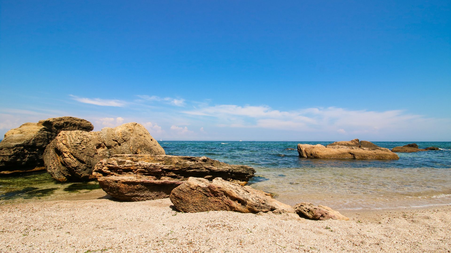Wild Beach. Photo by Wander Spot Explore ©