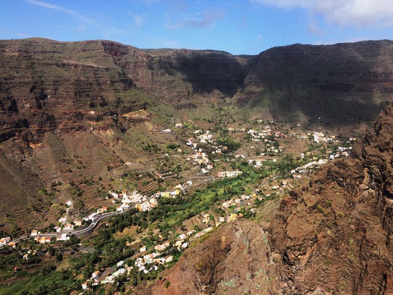 The valley leading to Valle Gran Rey, and the main road