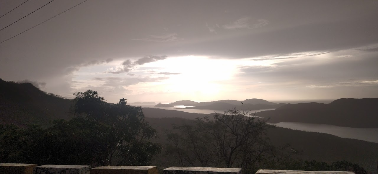 taking photos between pto la cruz and cumaná in the afternoon around 4 pm