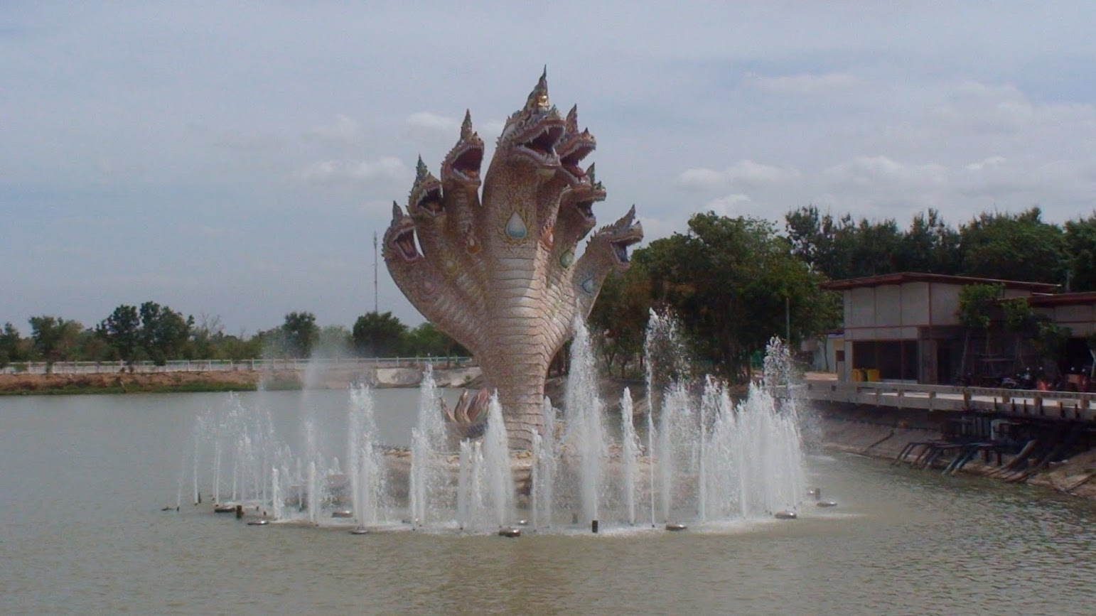 Impressive statue with water fountains....