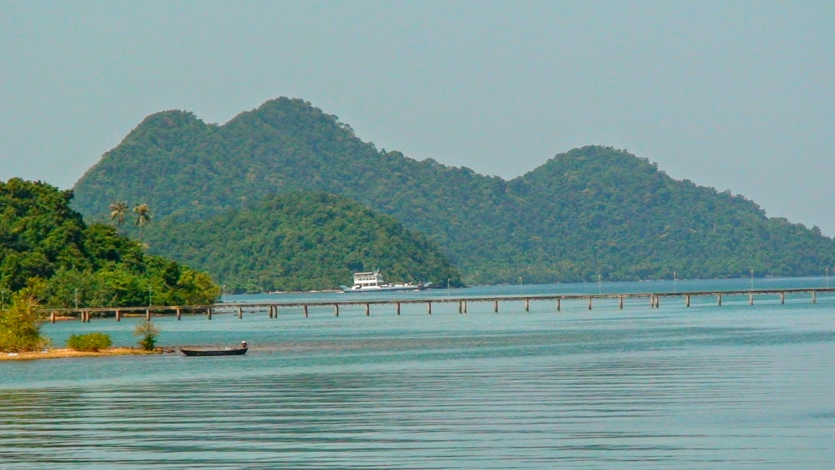 view to the long pier