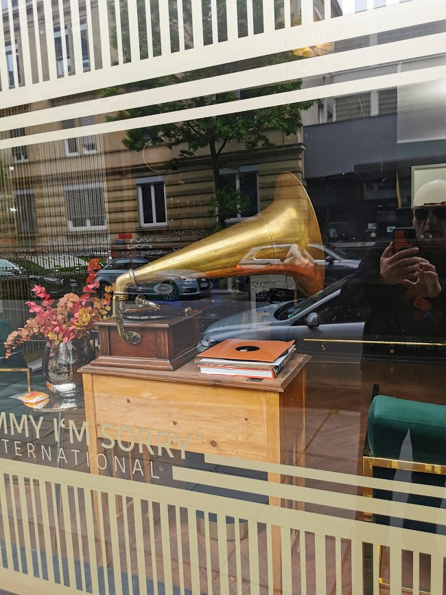 Impressive store window......