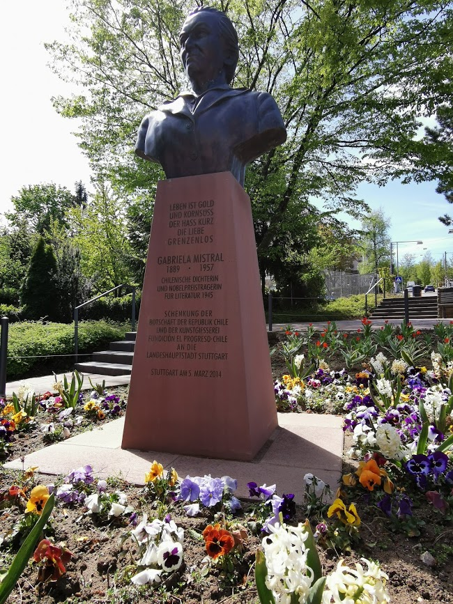 Statue in memory of Gabriela Mistral