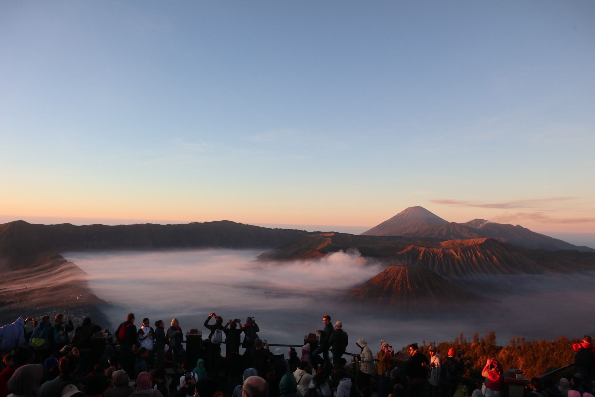 Exploring Mount Bromo: A Budget Roadtrip Adventure