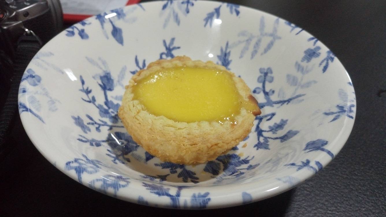 You know you wanna... See how pretty it is. Pastry light as air, crumbles in your mouth, custard fragrant and smooth as silk! 😋🤩