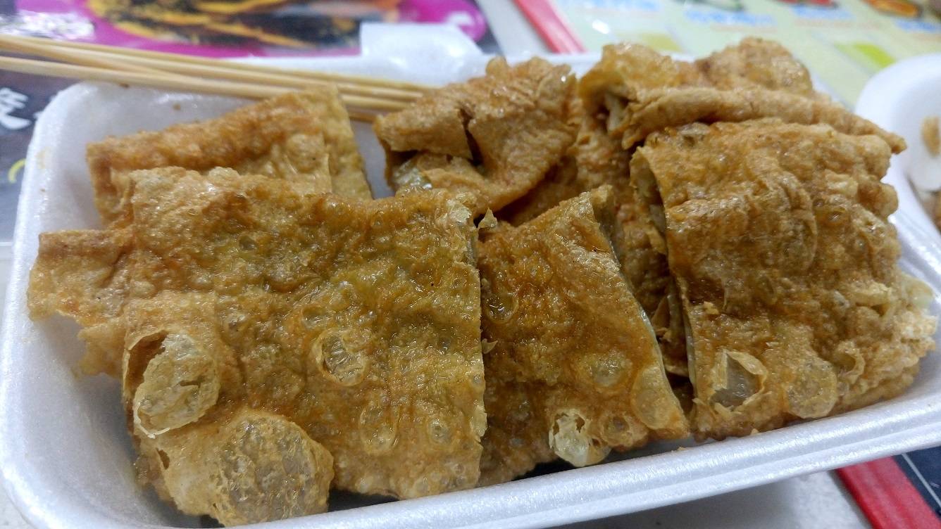 Chau Fu Chuk or deep fried tofu skin is part of the lobak selection - and is everyone’s favourite, hence we got a separate pile of them! These actually have a thin spread of fish paste sandwiched in between the sheets. Yummy!