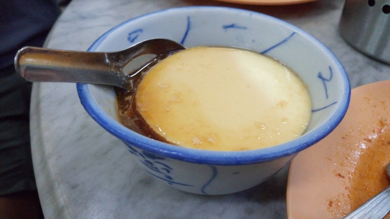 We saw little bowls of Caramel going out to neighbouring tables, so definitely we had to try too! Good decision.... It was yummilicious! The earlier one was good, this was better.