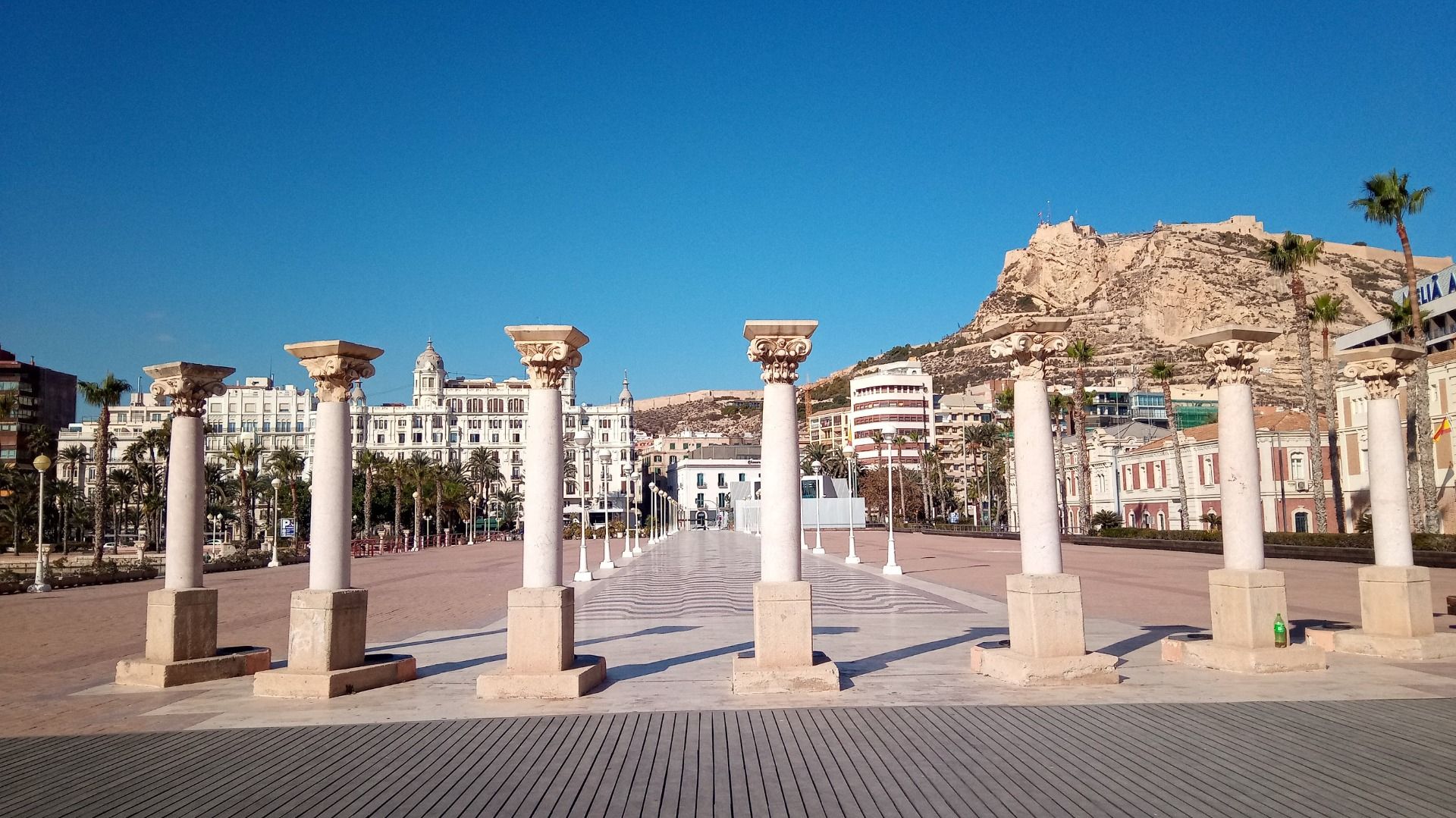 Alicante Antics: Castles, Sunshine & Silliness 