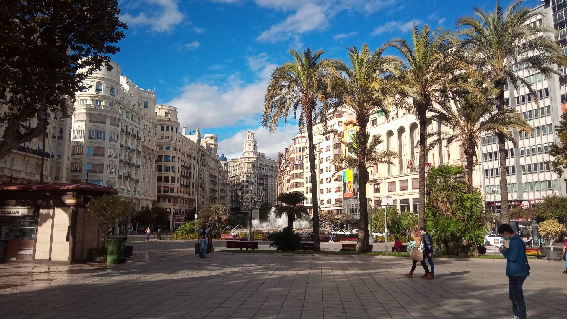 Valencia Vibes: The Sun’ll Come Out Tomorrow
