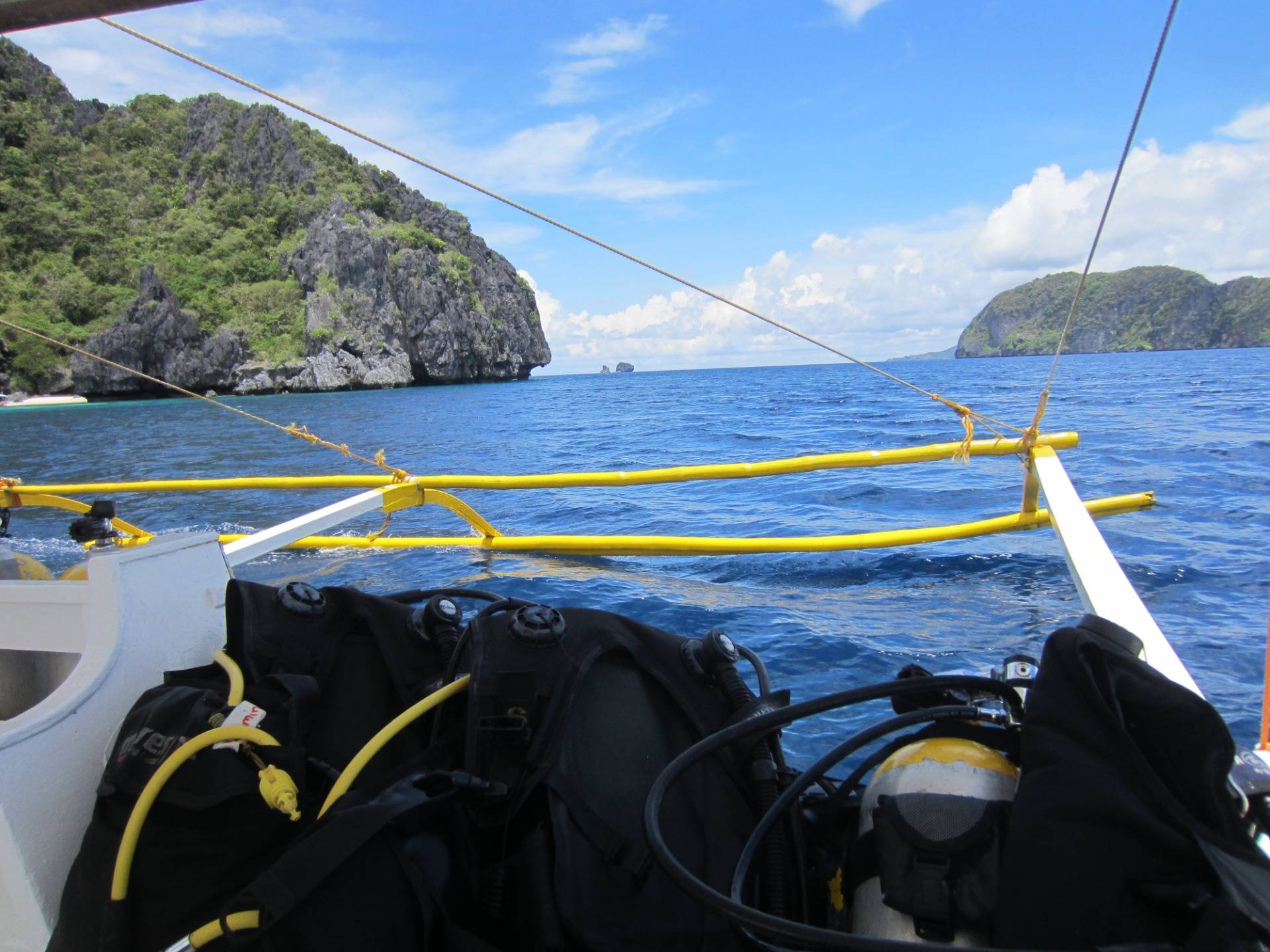 The gear ready for wetness. The dive site, close in sight.