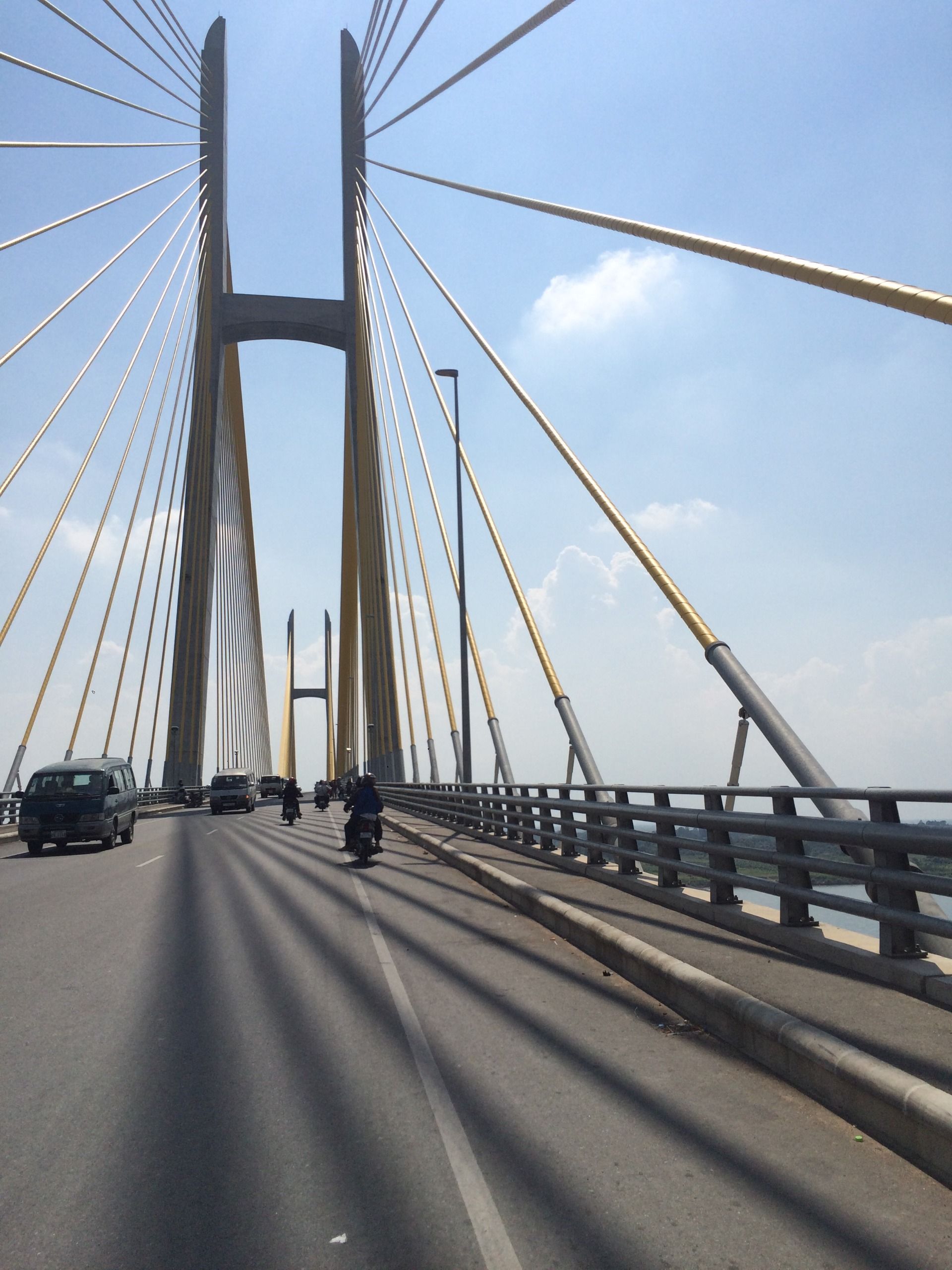 Fast escape from Ho Chi Minh City to Cambodia