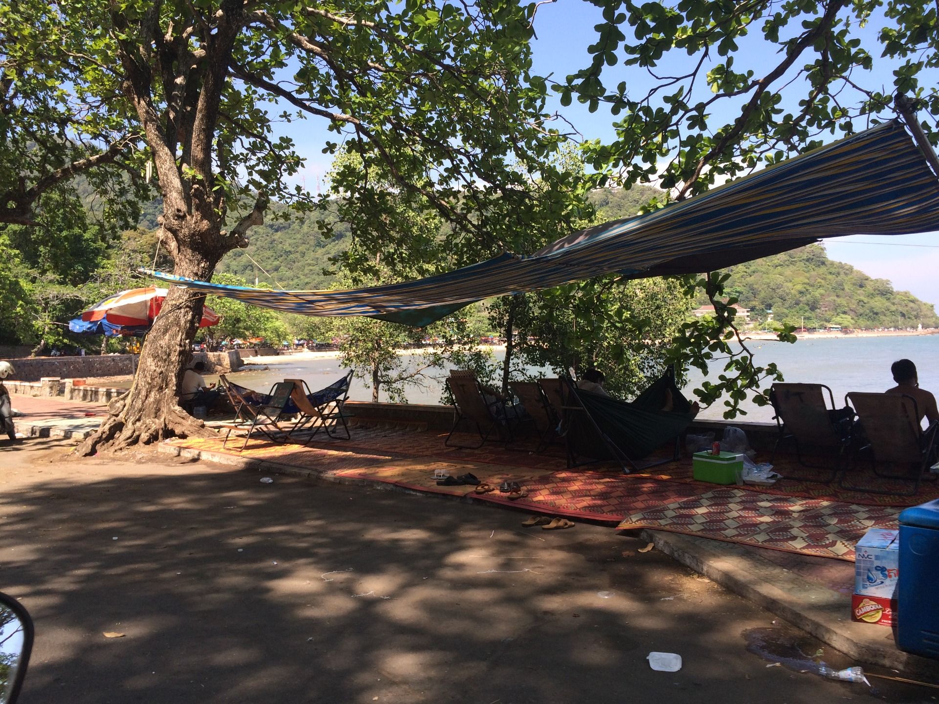 Street Vendors galore.