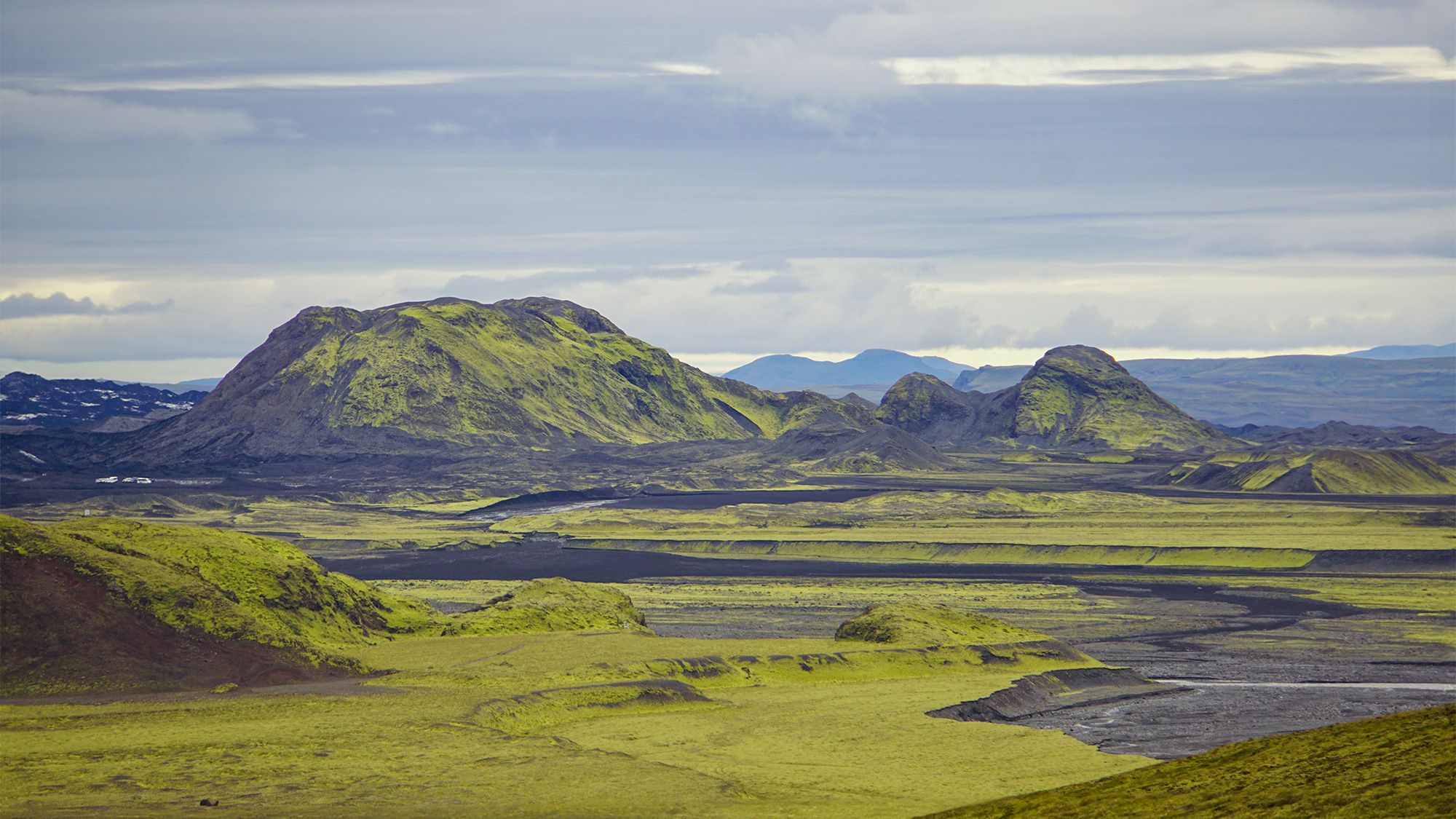 In the shadow of the glacier: the stunning Þakgil campsite
