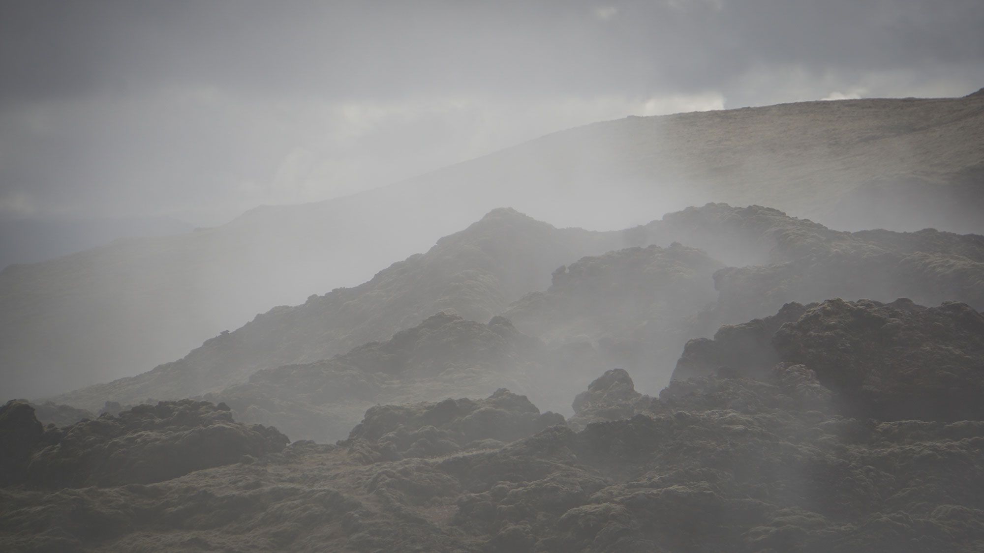 Around Lake Mývatn (3) - Leirhnjúkur: a walk on warm ground