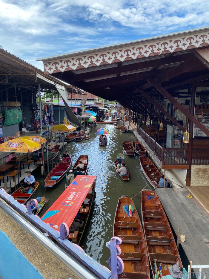 Damnoen Saduak Floating Market