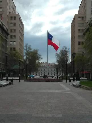 Bulnes Promenad. In the background La Moneda Palace (presidential seat)
