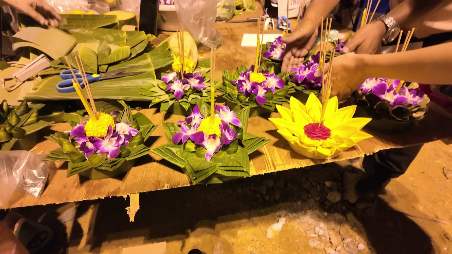Loy Krathong Festival and the Night Market in Jomtien - Thailand