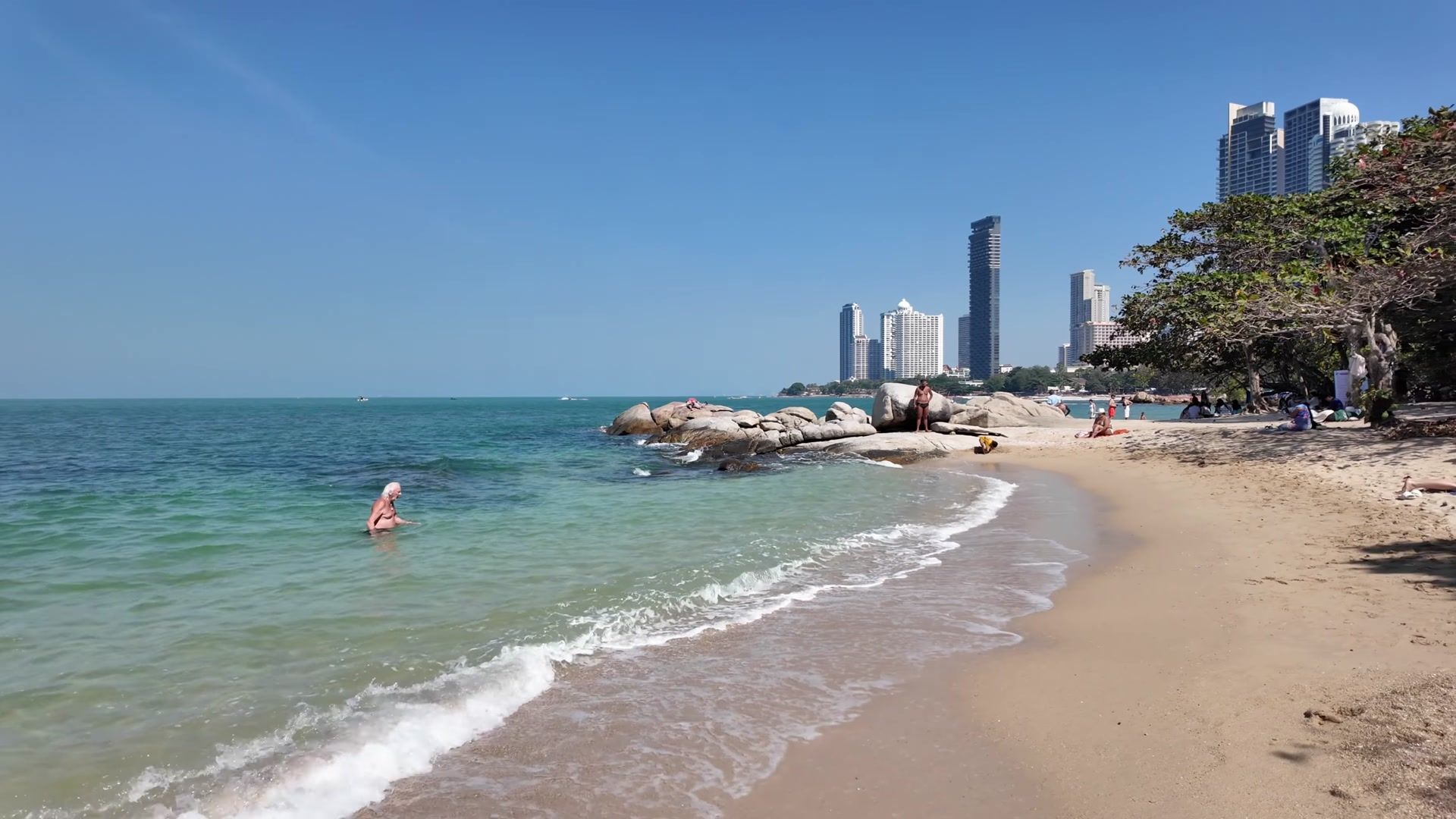 Walking at Wongamat Secret Beach and Bamboo Beach, Pattaya