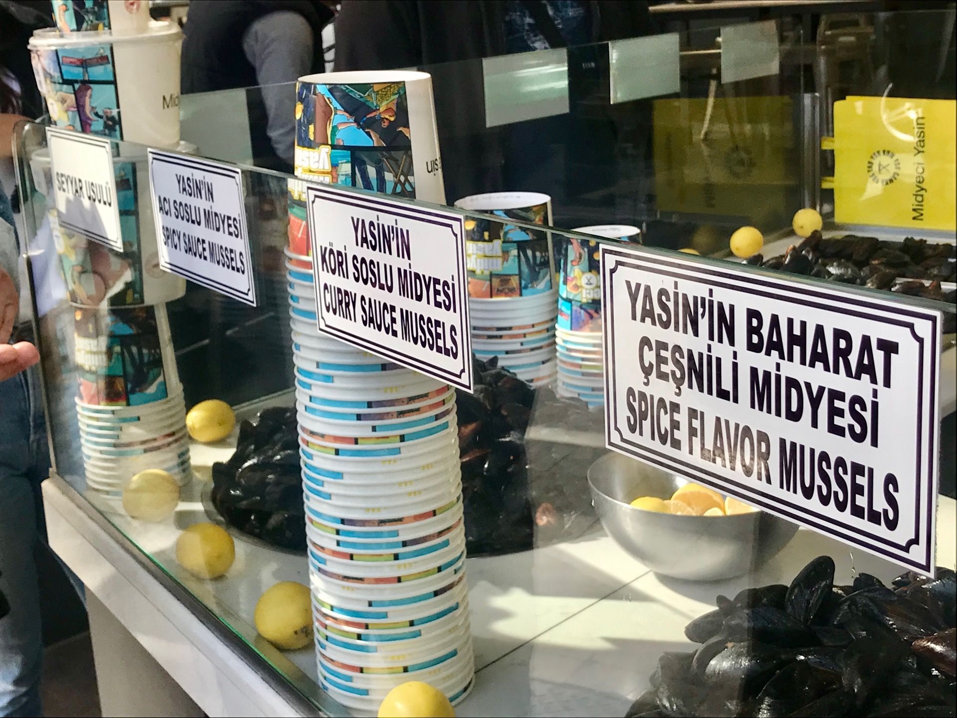Stuffed Mussels: The Delicious Snack-food of Istanbul, Turkey
