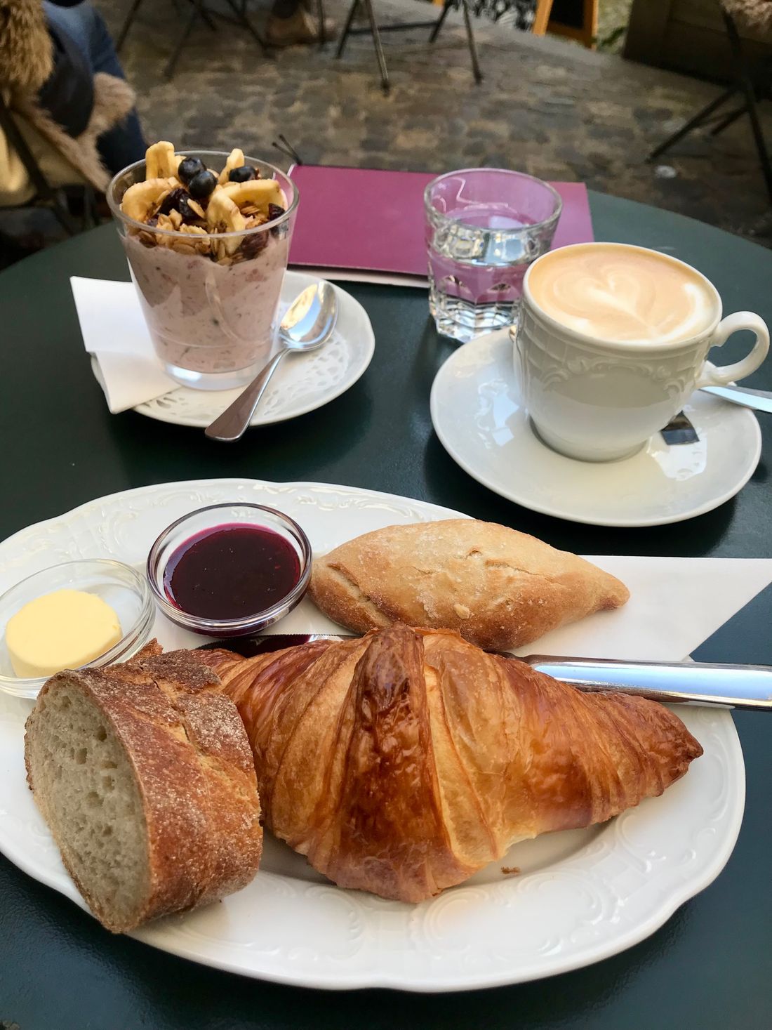 Swiss Complet - Cafe 1842